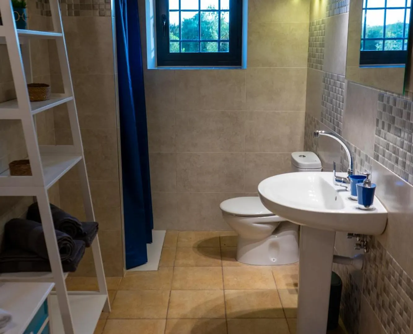 Refugio Rural En Cardona. Villa Cardona